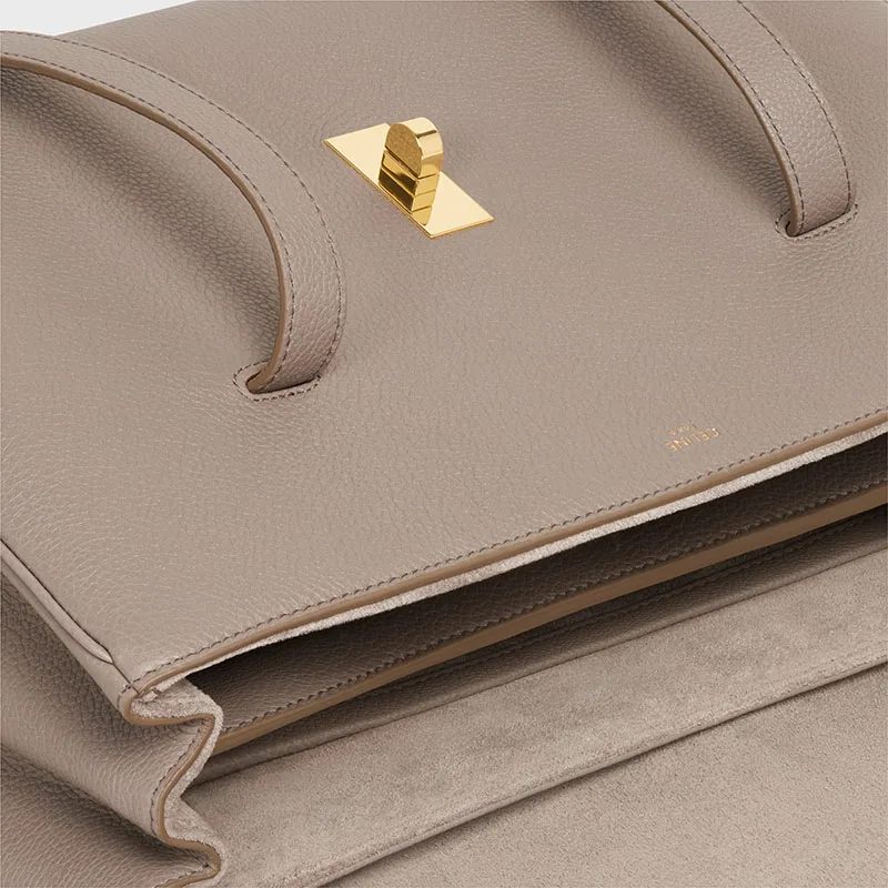 MEDIUM SOFT 16 BAG IN SUPPLE GRAINED CALFSKIN