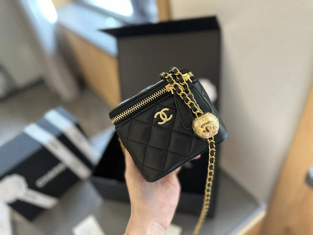 Pearl Crush Vanity Case with Chain Quilted Lambskin Mini