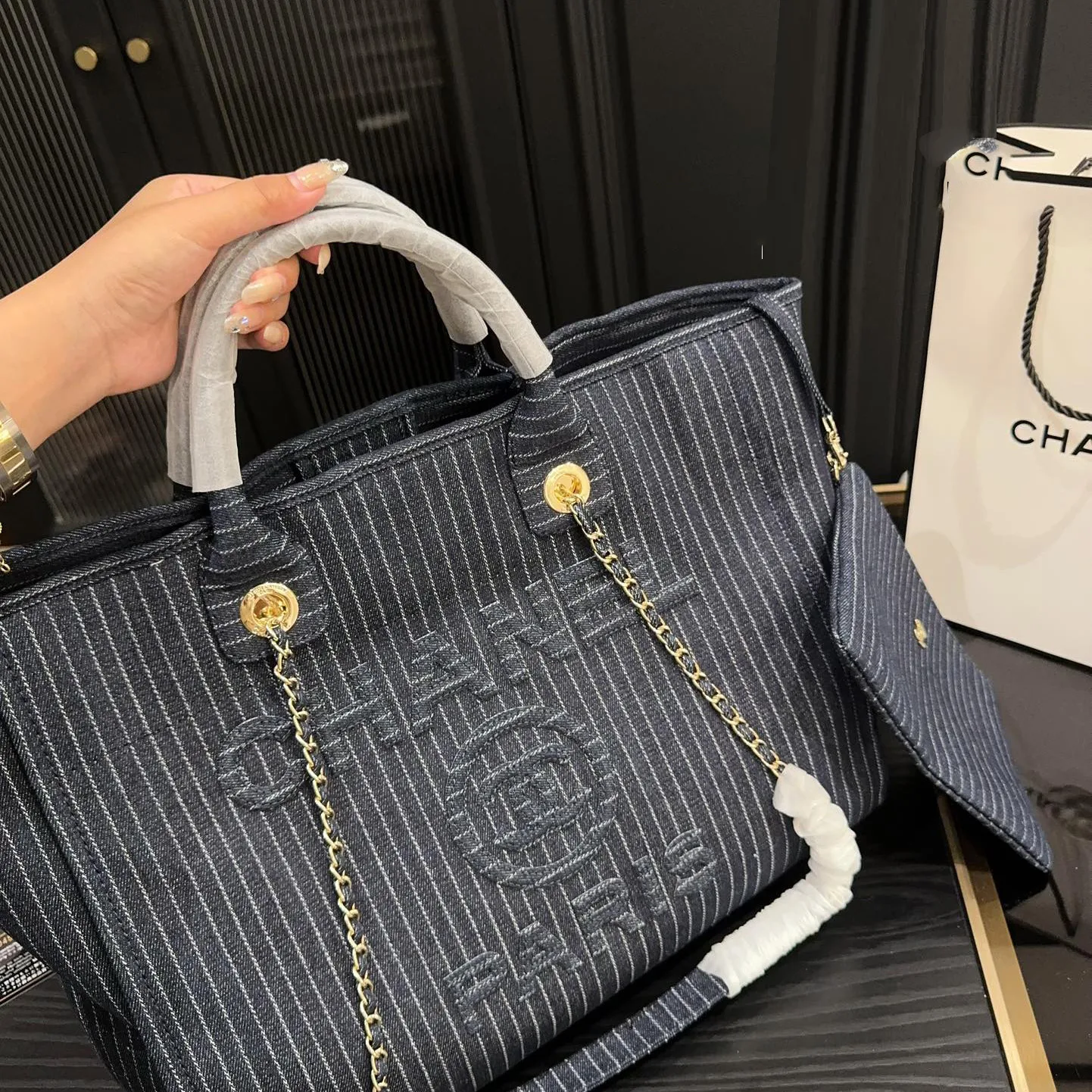 SHOPPING BAG