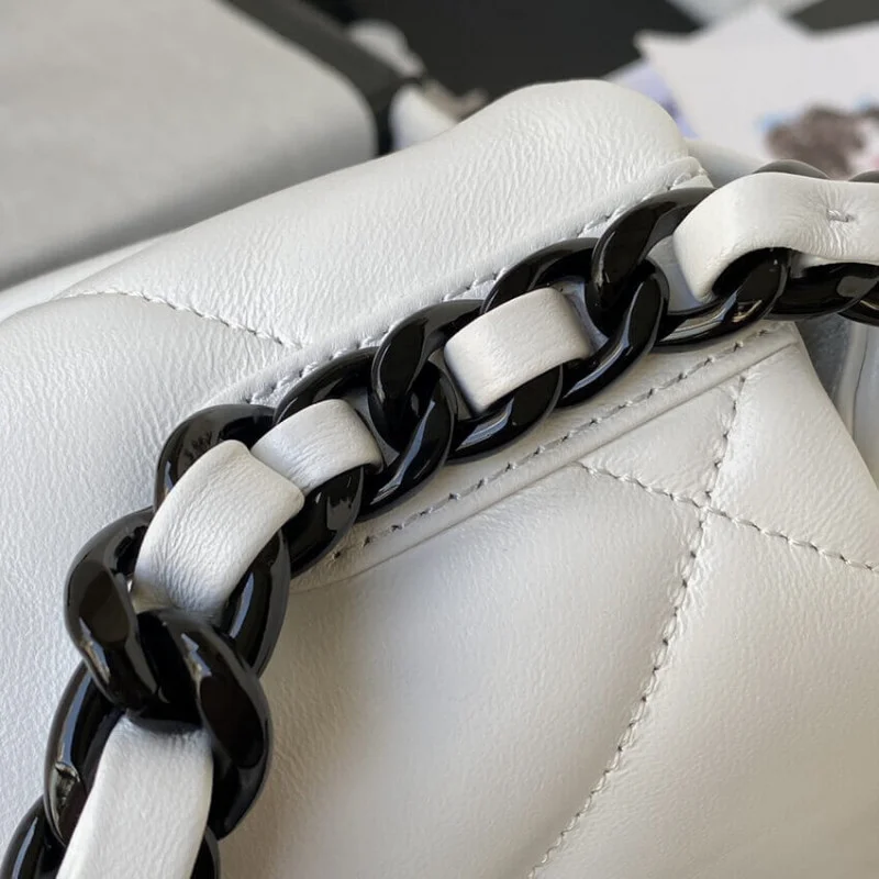 Chanel 19 Flap Bag As1160 B02511