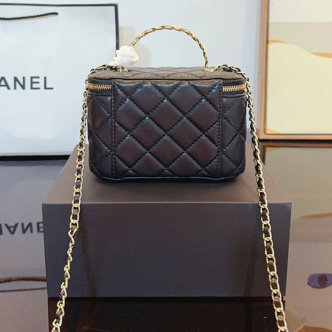 Clutch with Chain