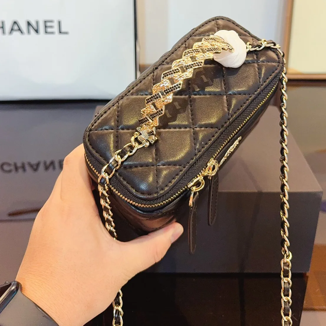 Clutch with Chain