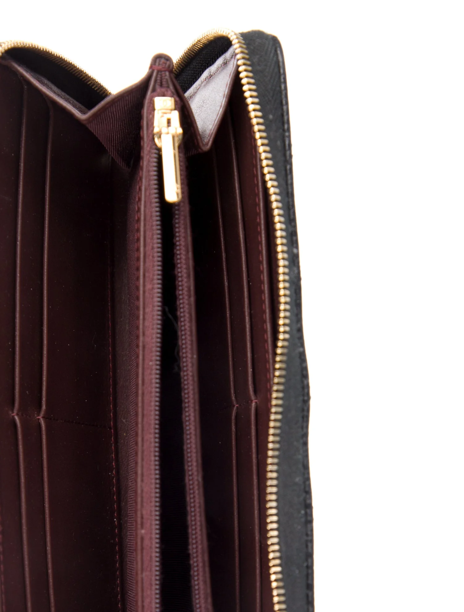 2019 445743 Continental Wallet