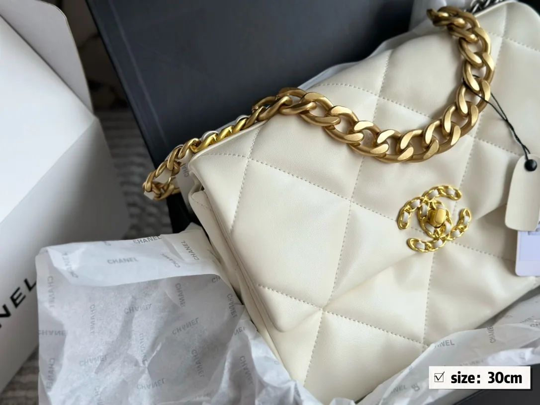 19 Handbag
