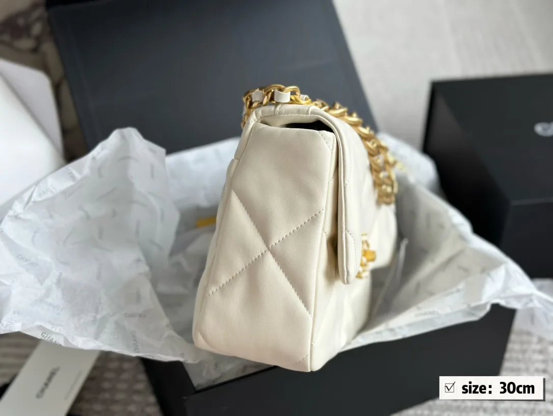 19 Handbag