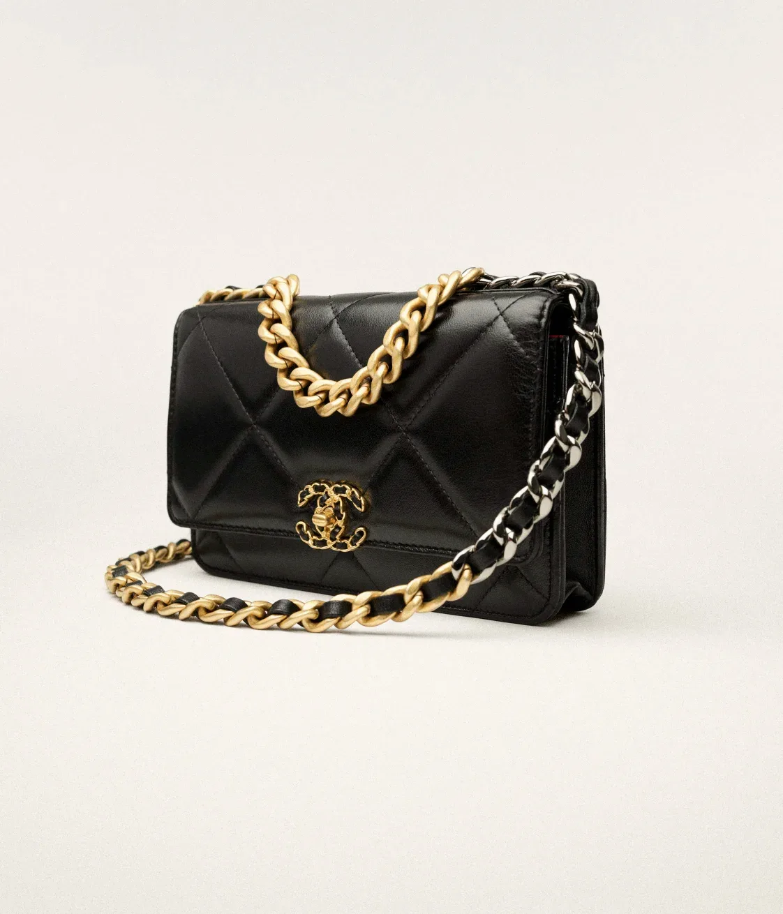 19 WALLET ON CHAIN