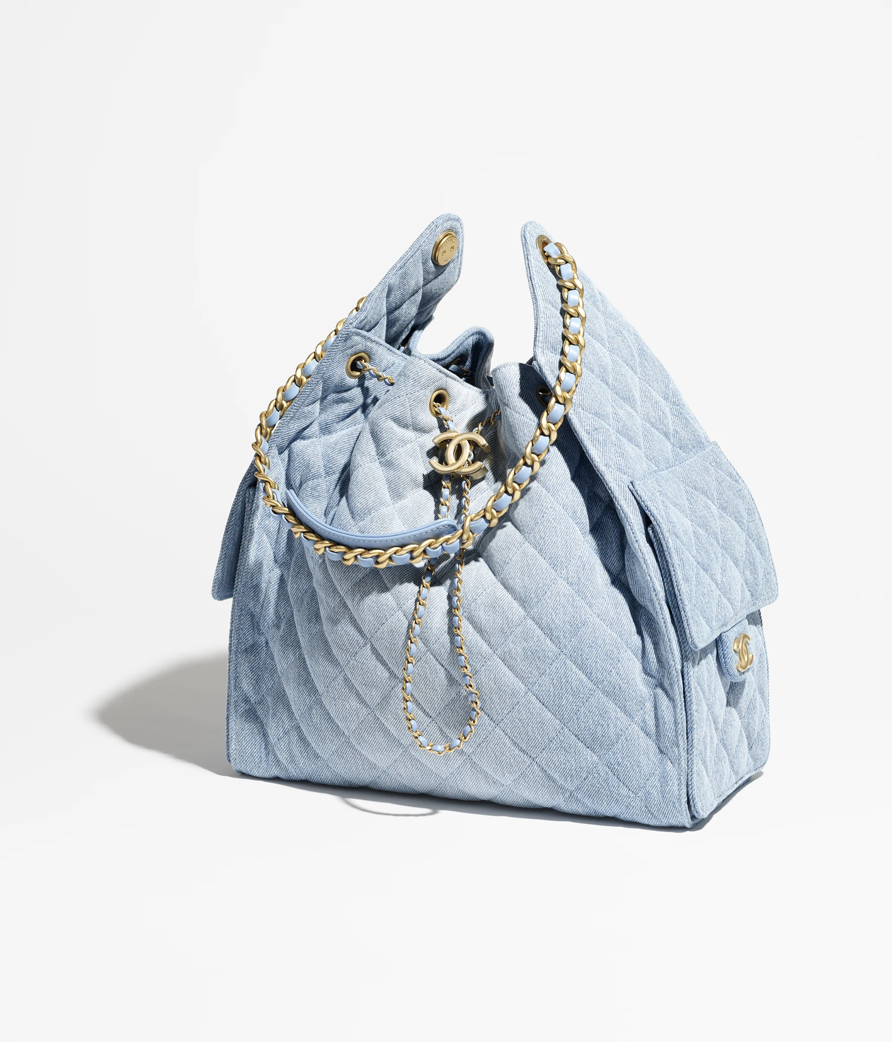 CHANEL 25 Medium Handbag Washed Denim Blue