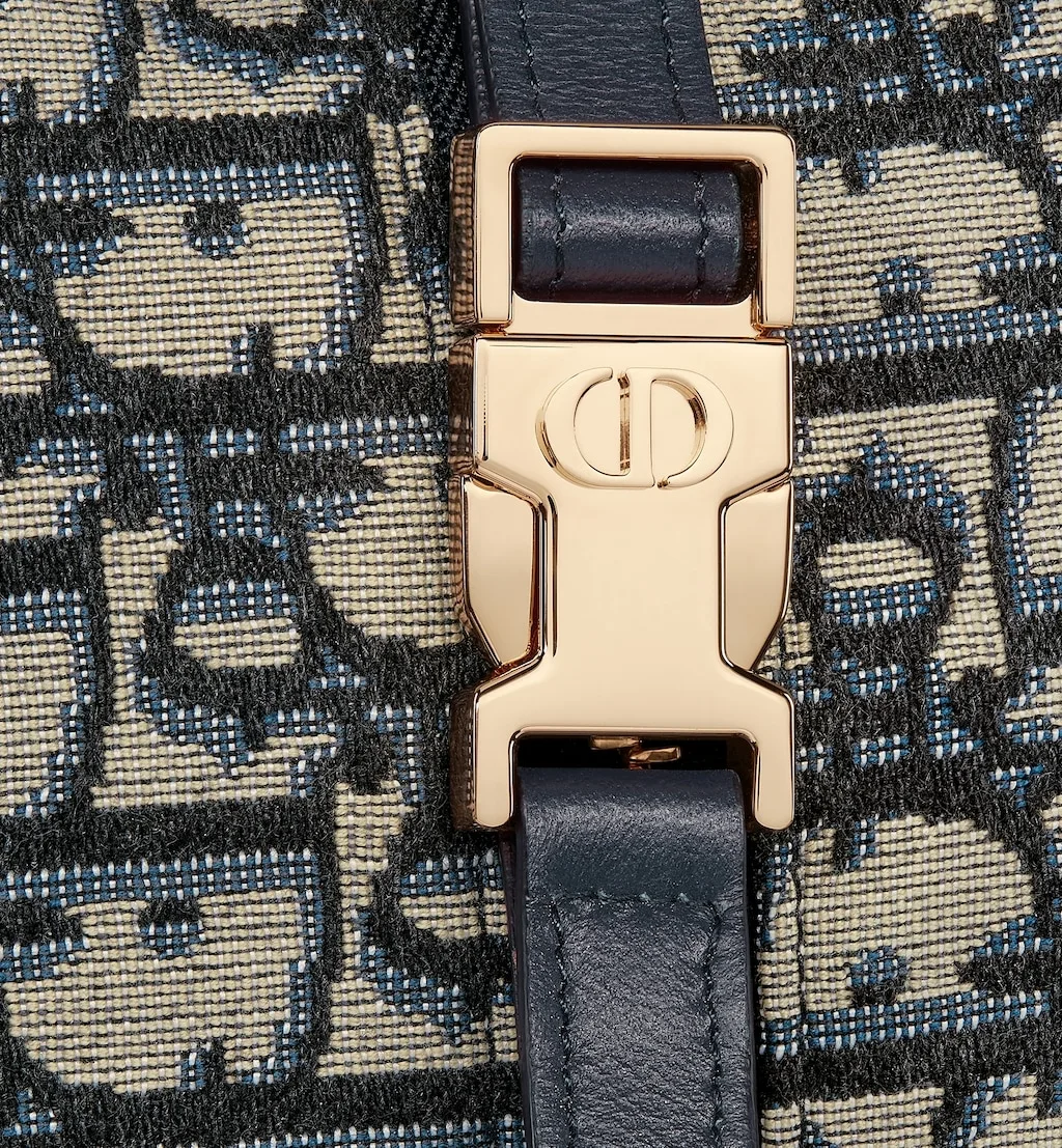 Medium Travel Nomad Pouch