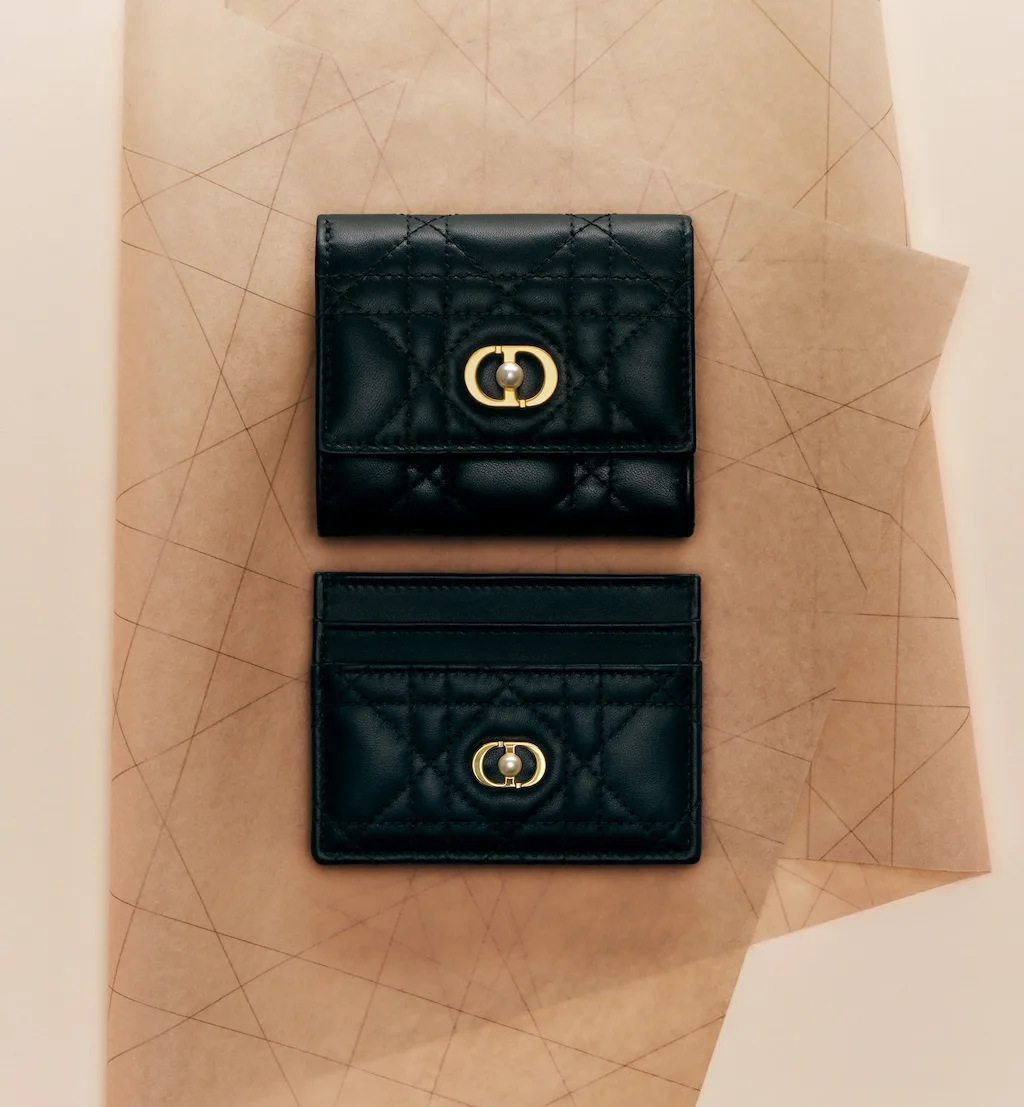 Jolie Freesia Card Holder