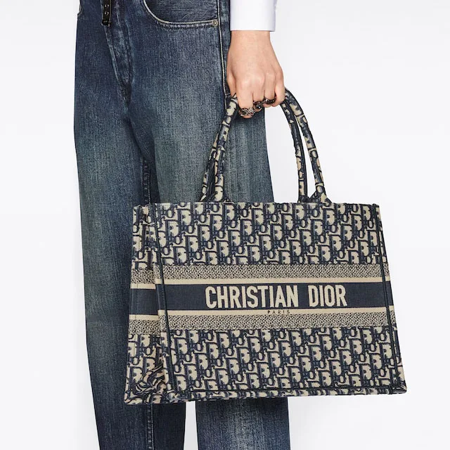 MEDIUM BOOK TOTE