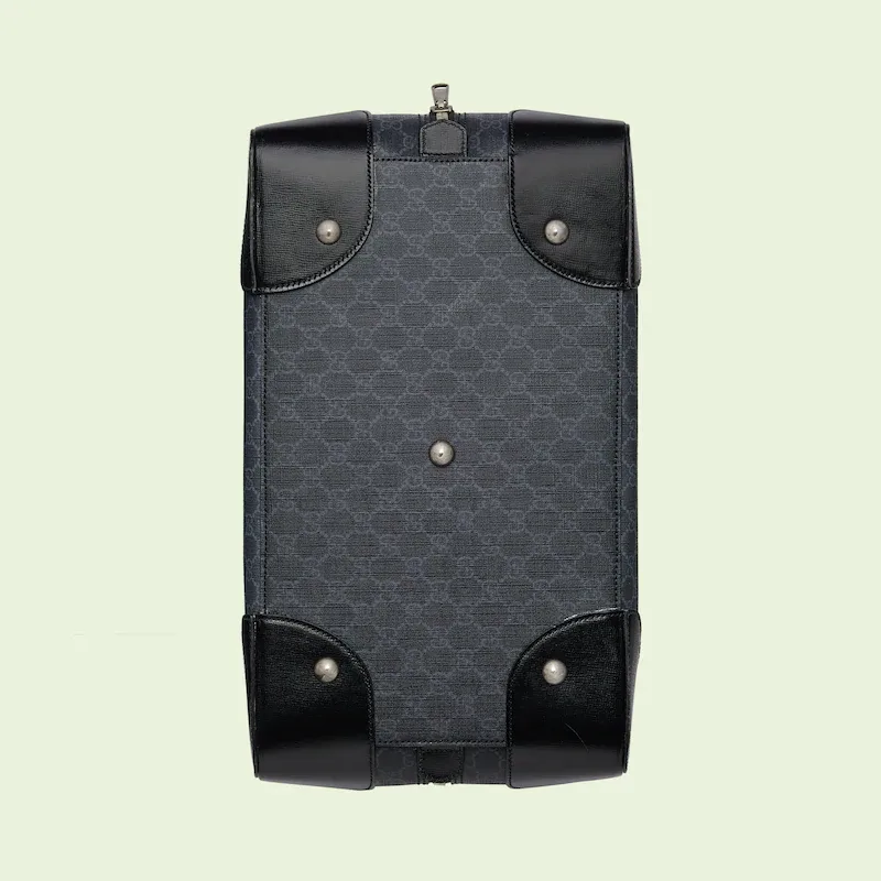 DUFFLE BAG WITH INTERLOCKING G