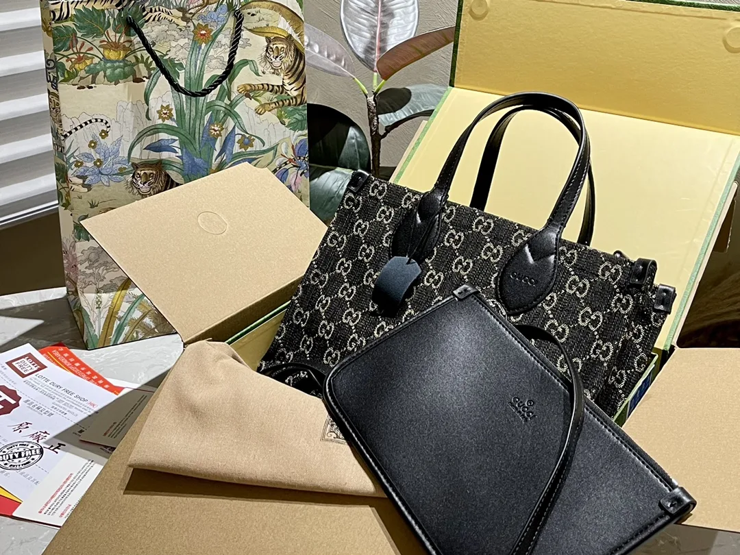 Ophidia medium tote bag