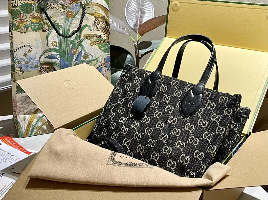 Ophidia medium tote bag