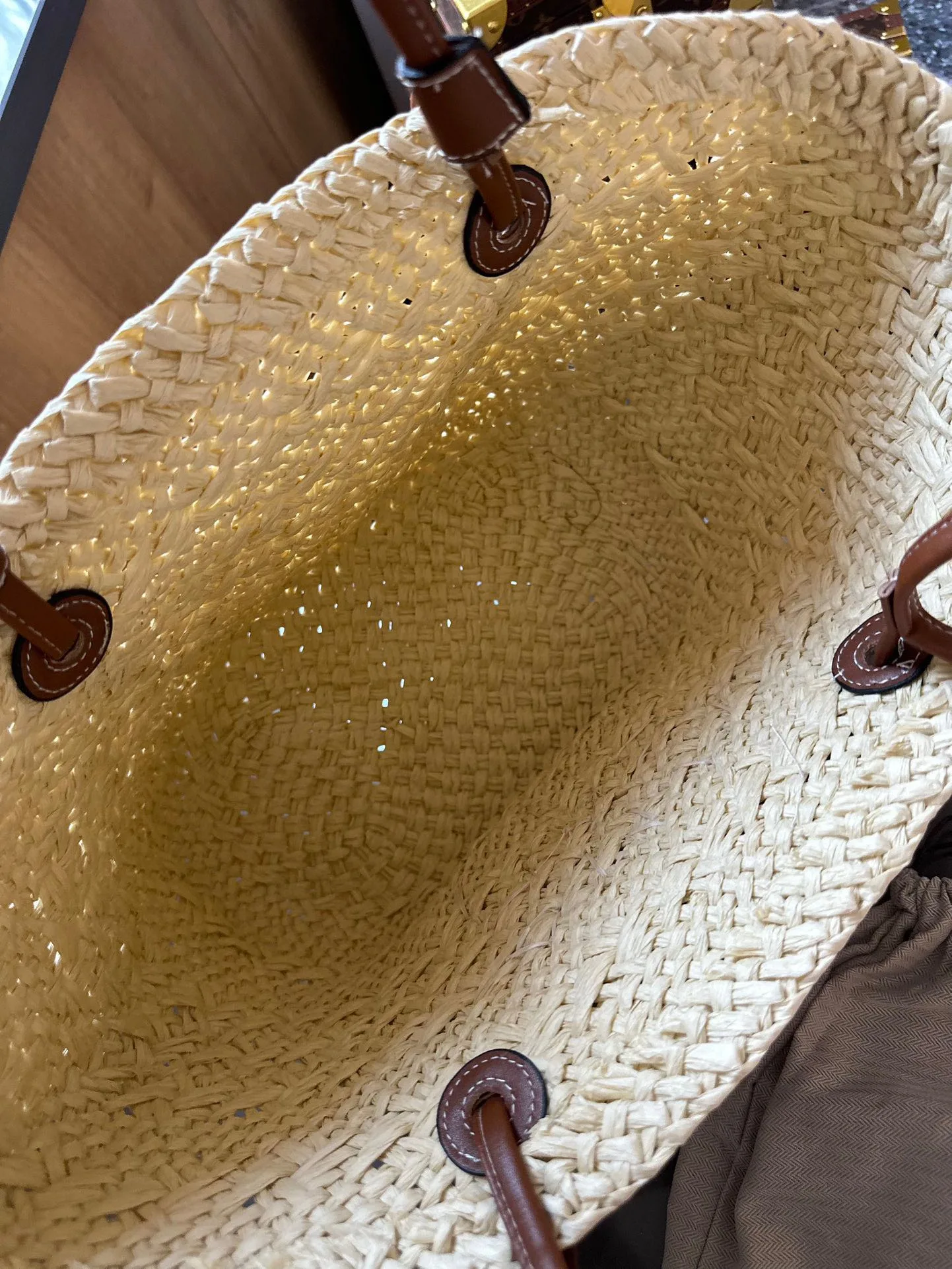 Anagram Basket bag in iraca palm and calfskin