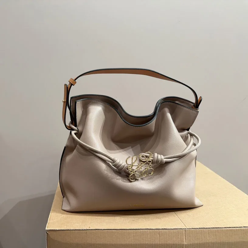 Flamenco clutch in nappa calfskin