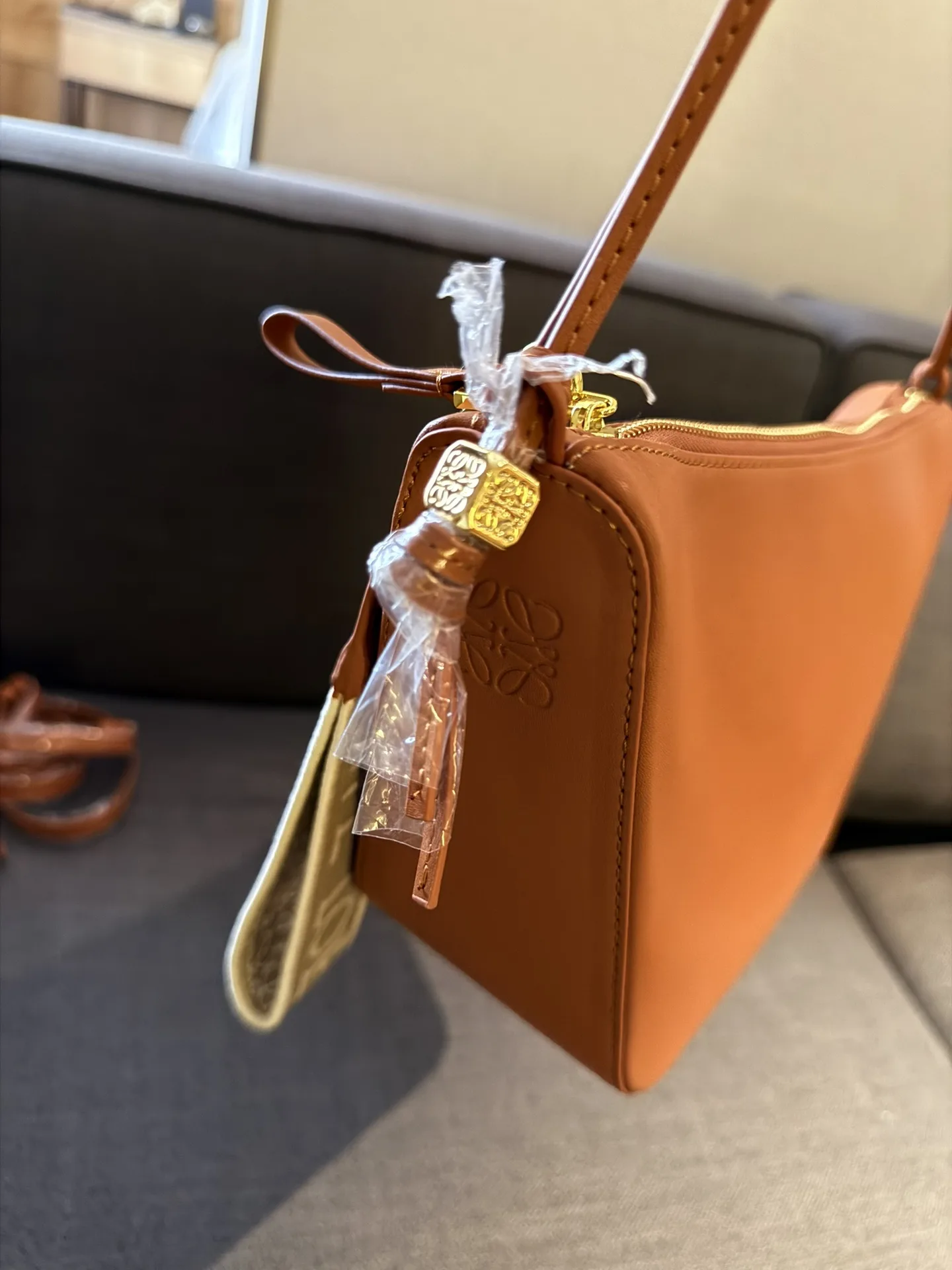 Hammock hobo in classic calfskin