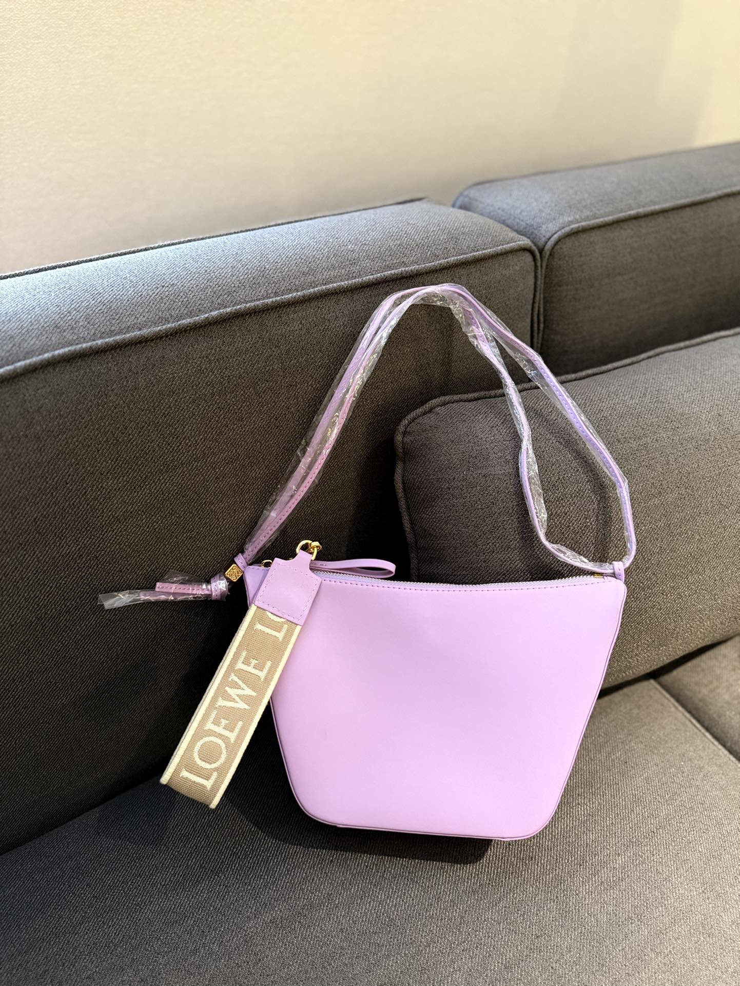 Hammock hobo in classic calfskin