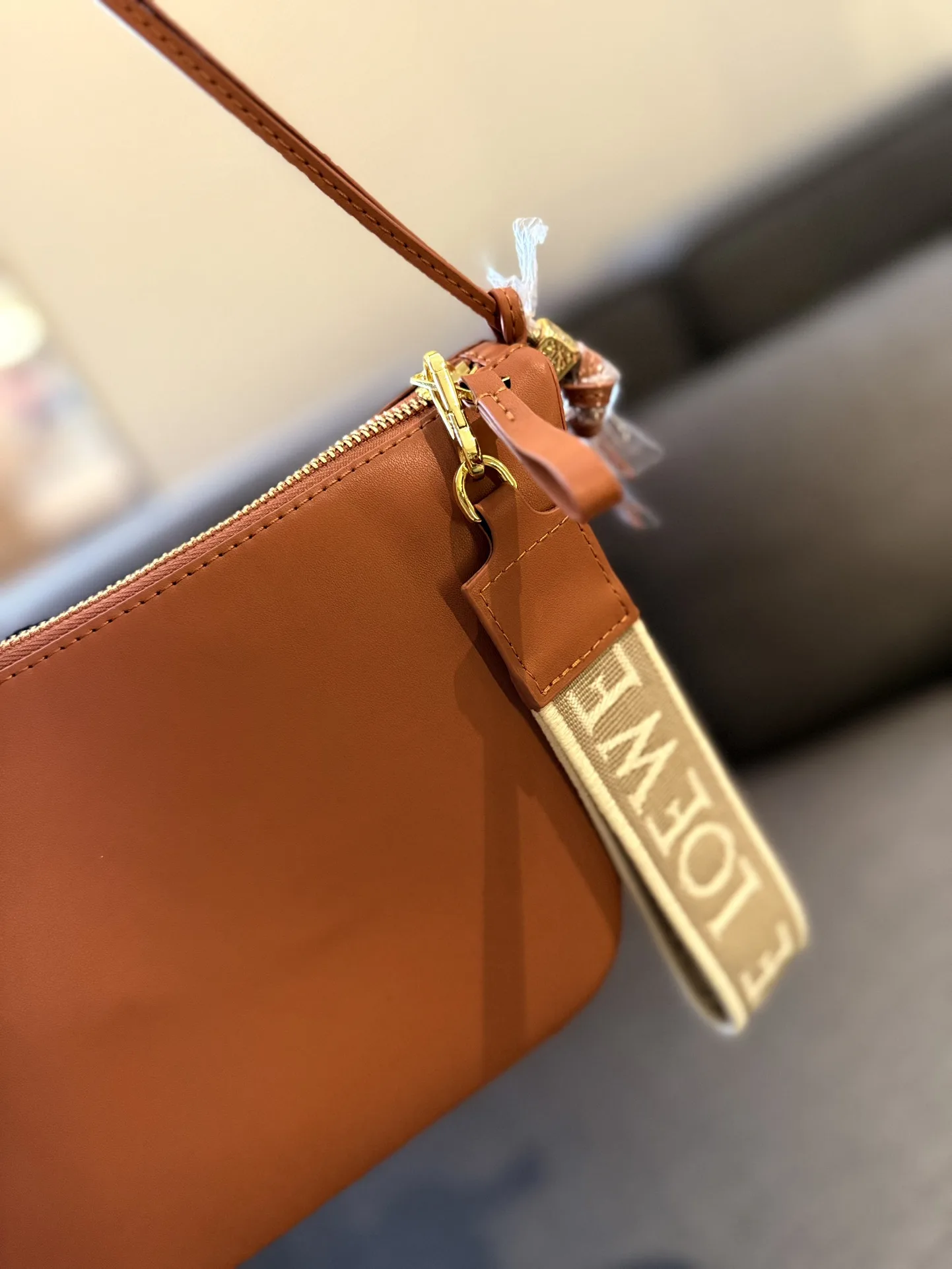 Hammock hobo in classic calfskin