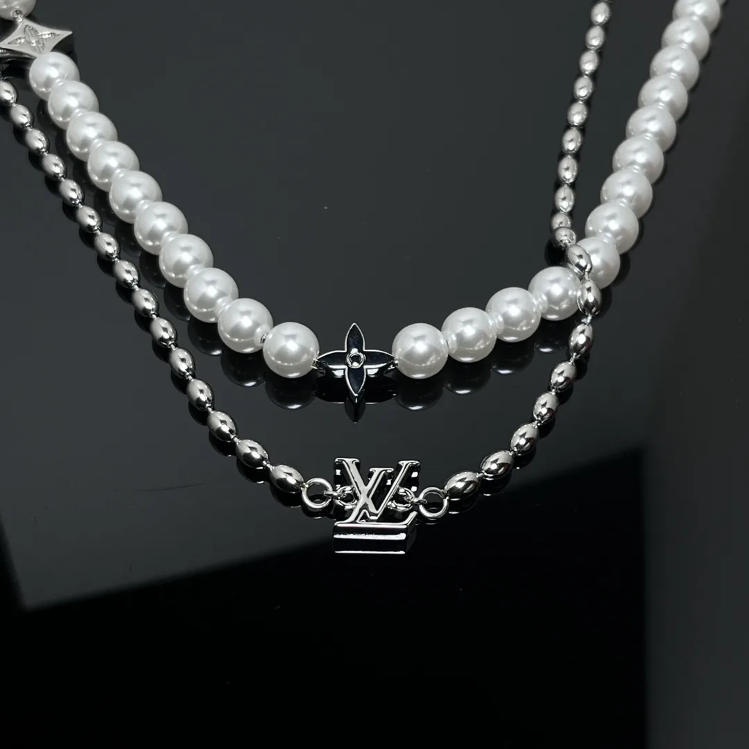 Louis Vuitton Pearls Fusion Necklace