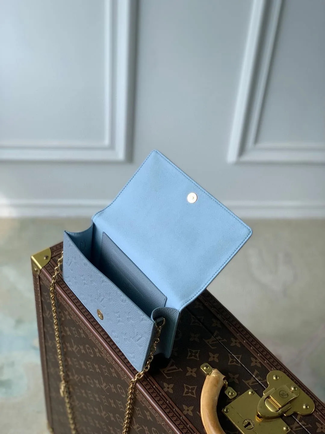 Louis Vuitton M83233 Wallet On Chain Lily