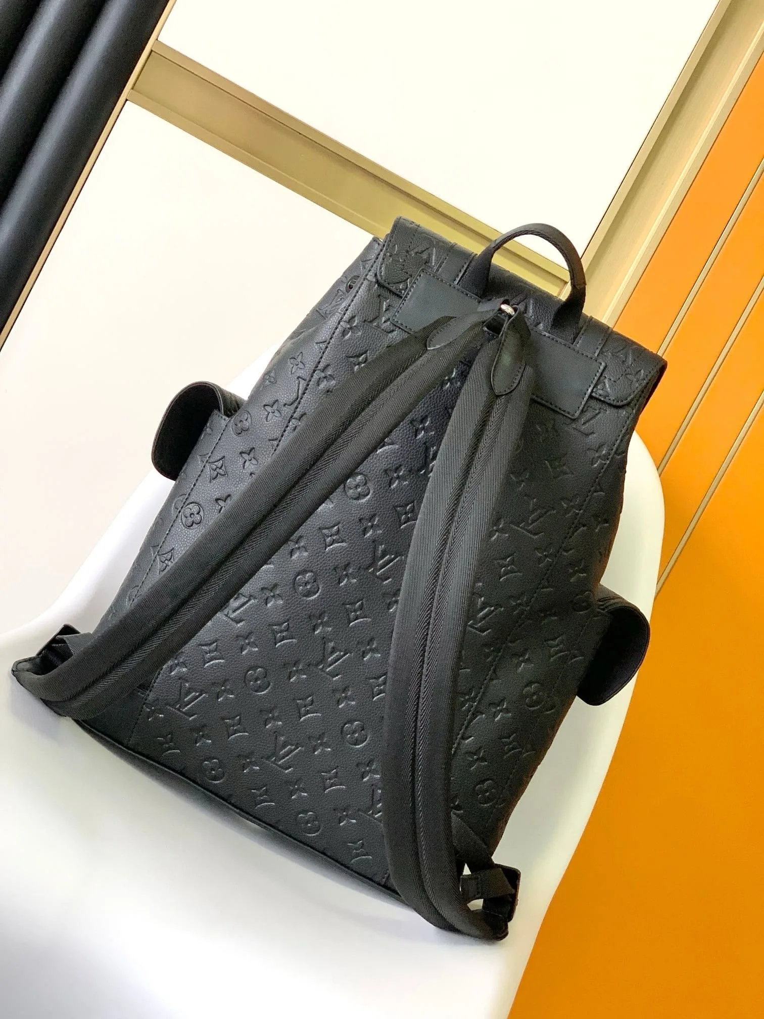 Louis Vuitton M55699 Christopher MM