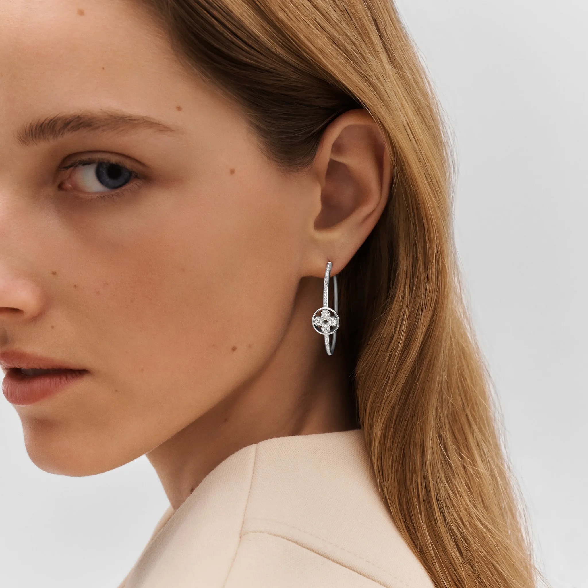 Louis Vuitton Idylle Blossom Hoops, White Gold And Diamonds