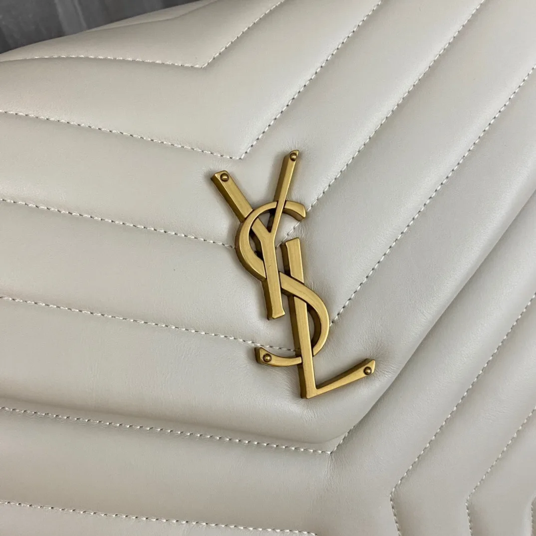 SAINT LAURENT Loulou medium quilted leather shoulder bag white - Bag