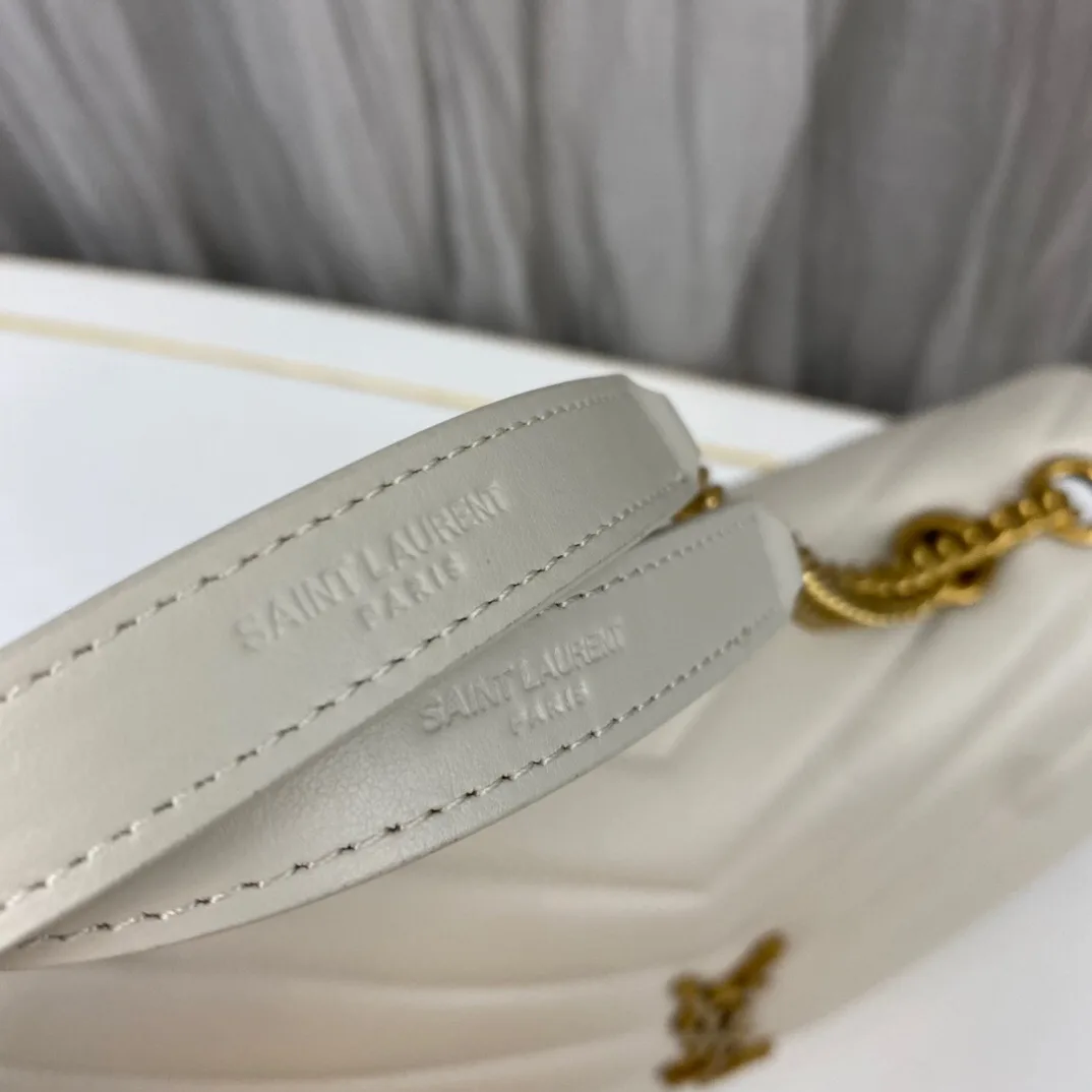 SAINT LAURENT Loulou medium quilted leather shoulder bag white - Bag