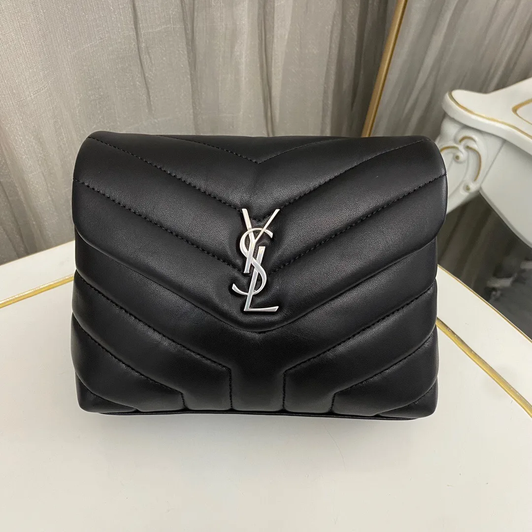 SAINT LAURENT Loulou Toy quilted leather shoulder bag black - Bag