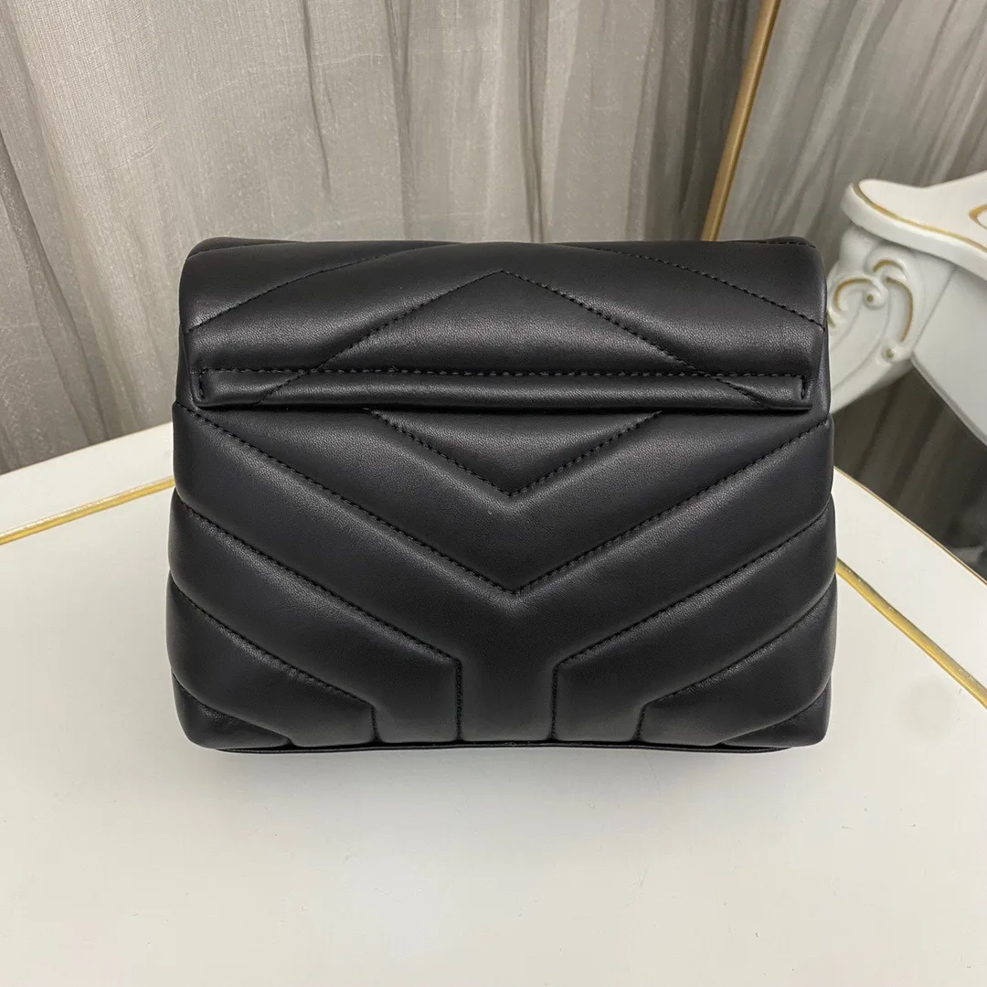 SAINT LAURENT Loulou Toy quilted leather shoulder bag black - Bag