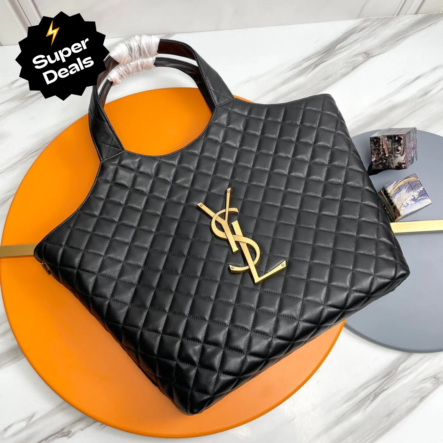 SAINT LAURENT ICARE MAXI SHOPPING BAG IN QUILTED Calfskin - Bag
