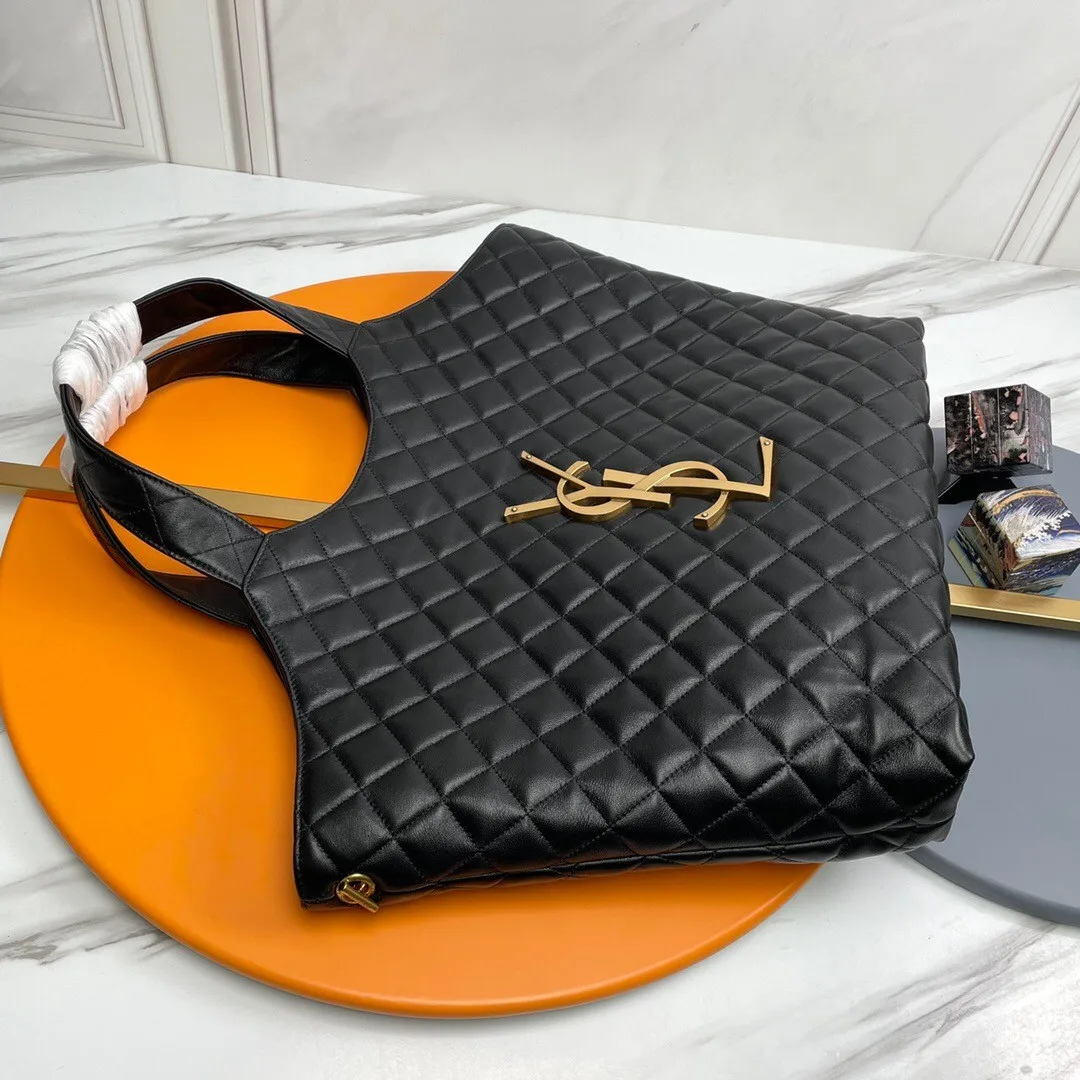 SAINT LAURENT ICARE MAXI SHOPPING BAG IN QUILTED Calfskin - Bag