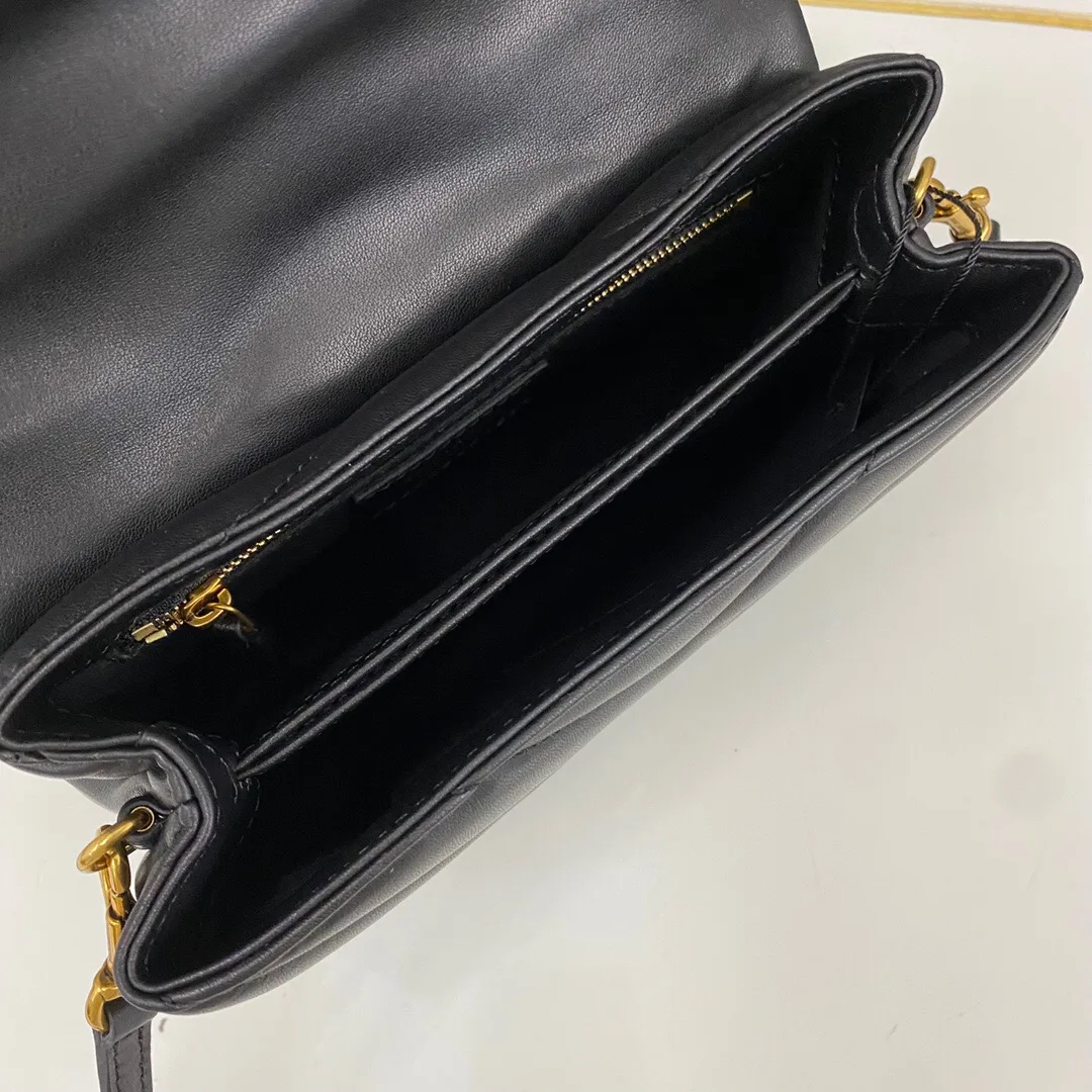 SAINT LAURENT Loulou Toy quilted leather shoulder bag black - Bag