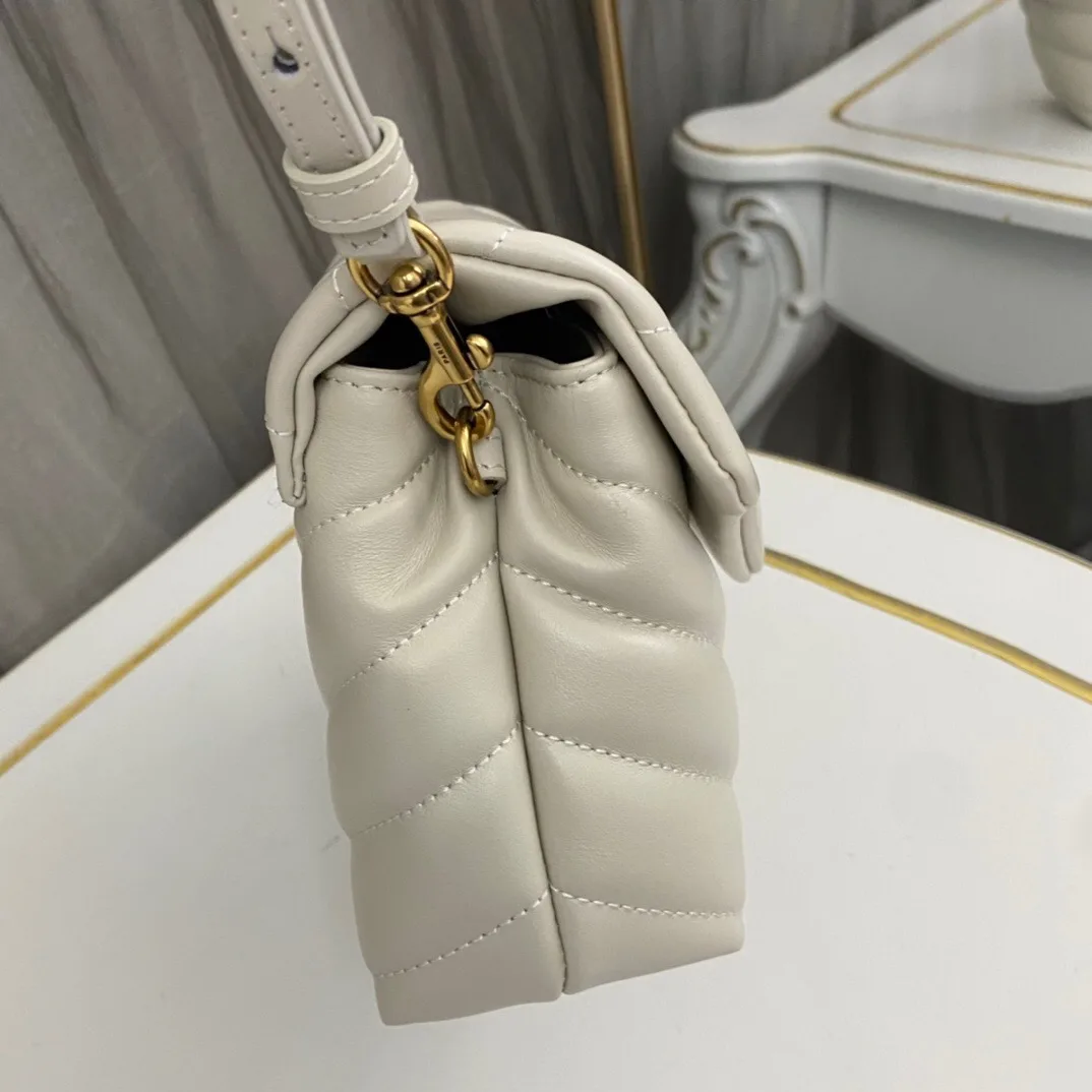 SAINT LAURENT Loulou Toy quilted leather shoulder bag cream - Bag